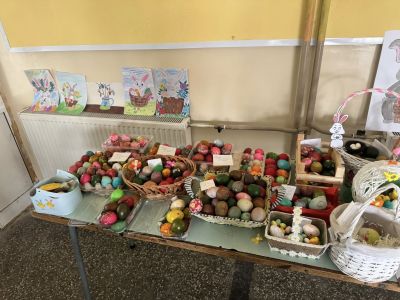 Великденска изложба в ОУ "Неофит Рилсики" 4