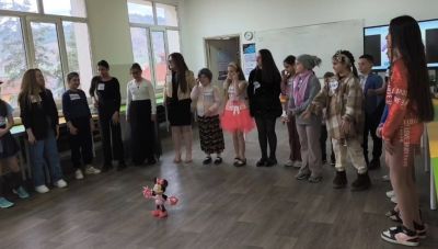 Урок-театър "Въртележка на парите" в ОУ "Неофит Рилски" 1