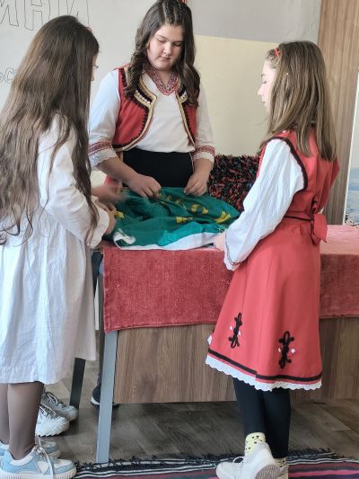"ЗНАМЕТО НА СВОБОДАТА"-интегриран урок по история и музика 2