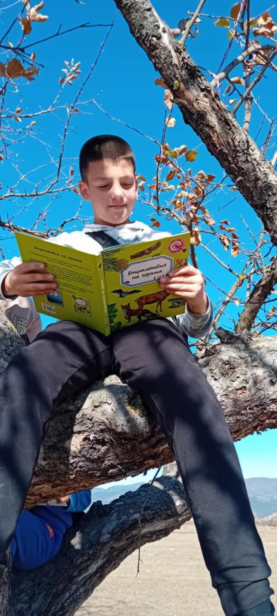 Малки книголюбители - ОУ Неофит Рилски - Костандово