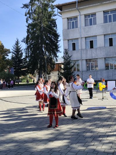 Патронен празник и откриване на STEM център - ОУ Неофит Рилски - Костандово